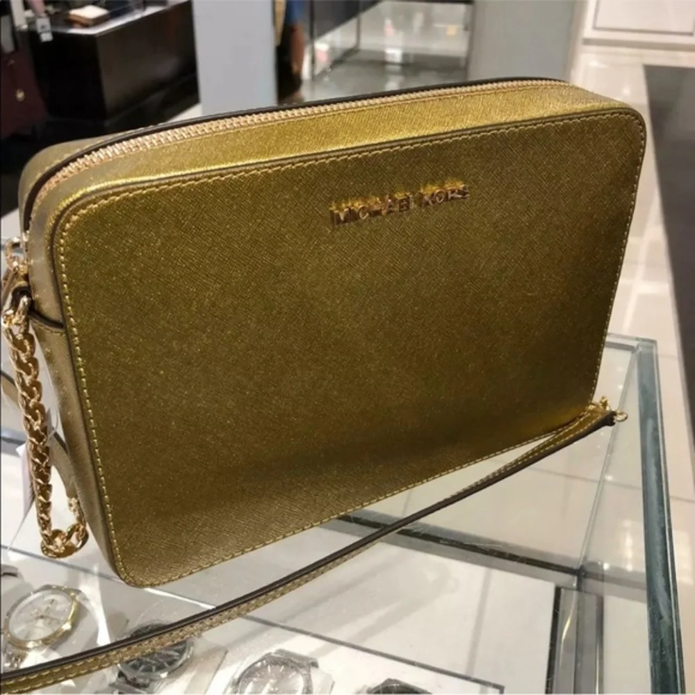 Michael kors jet set large EW crossbody old gold